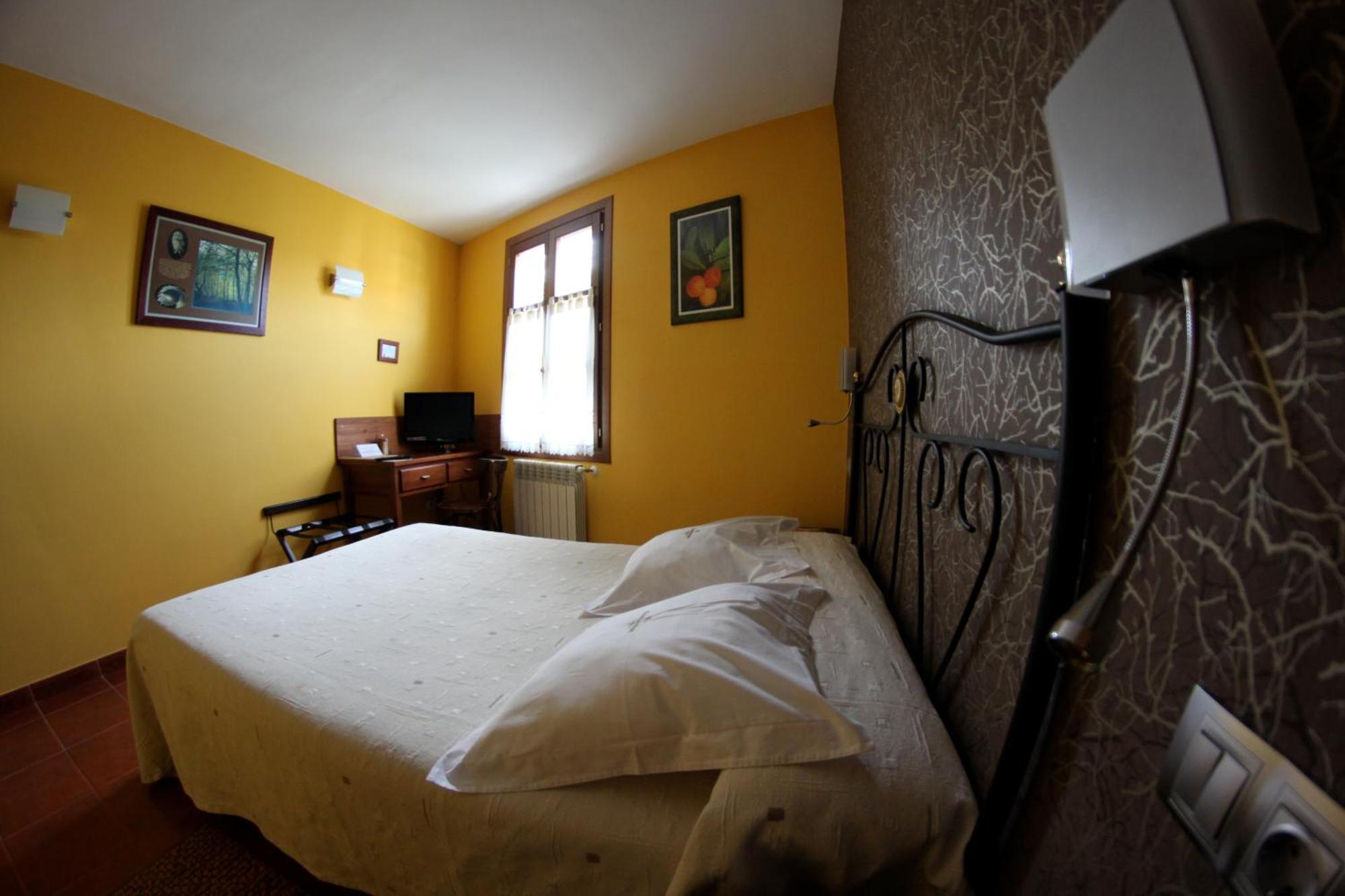 Hotel Rural Cuartamenteru Poo De Llanes Esterno foto