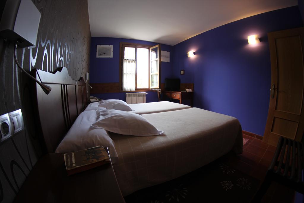 Hotel Rural Cuartamenteru Poo De Llanes Esterno foto